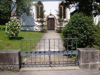 Eingang der evangelischen Kirche