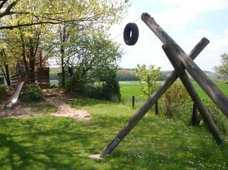 Spielplatz hinter der Gaststätte